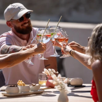 Roseline Wine Bar, outdoor wine bar terrace opposite the Château Sainte Roseline boutique