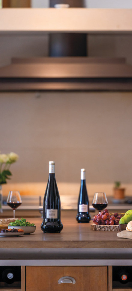 Découvrez Lampe de Méduse rouge du Château Sainte Roseline, un vin AOP Côtes de Provence Cru Classé emblématique du domaine