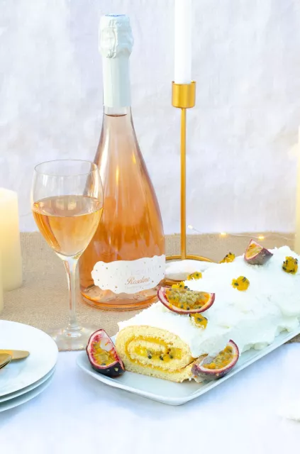 A lovely recipe for an exotic log by @ptitecuisinedepauline 