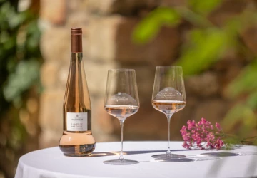 Découvrez la cuvée iconique Lampe de Méduse rosé du Château Sainte Roseline, un vin AOP Côte de Provence et Cru Classé